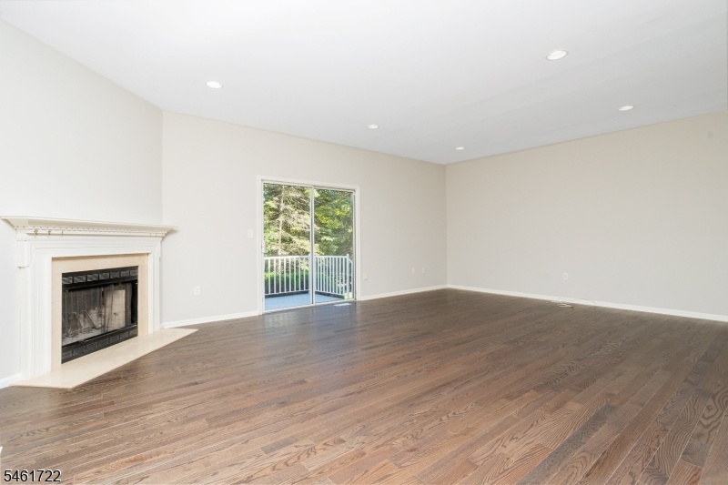 SLIDING DOOR ACCESS TO DECK