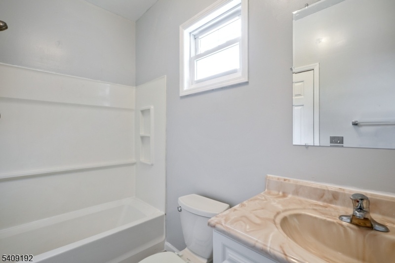 Full Bathroom before tenant
