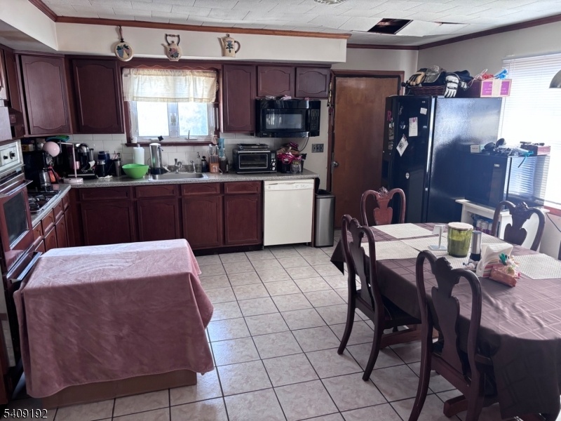 Kitchen unit 2