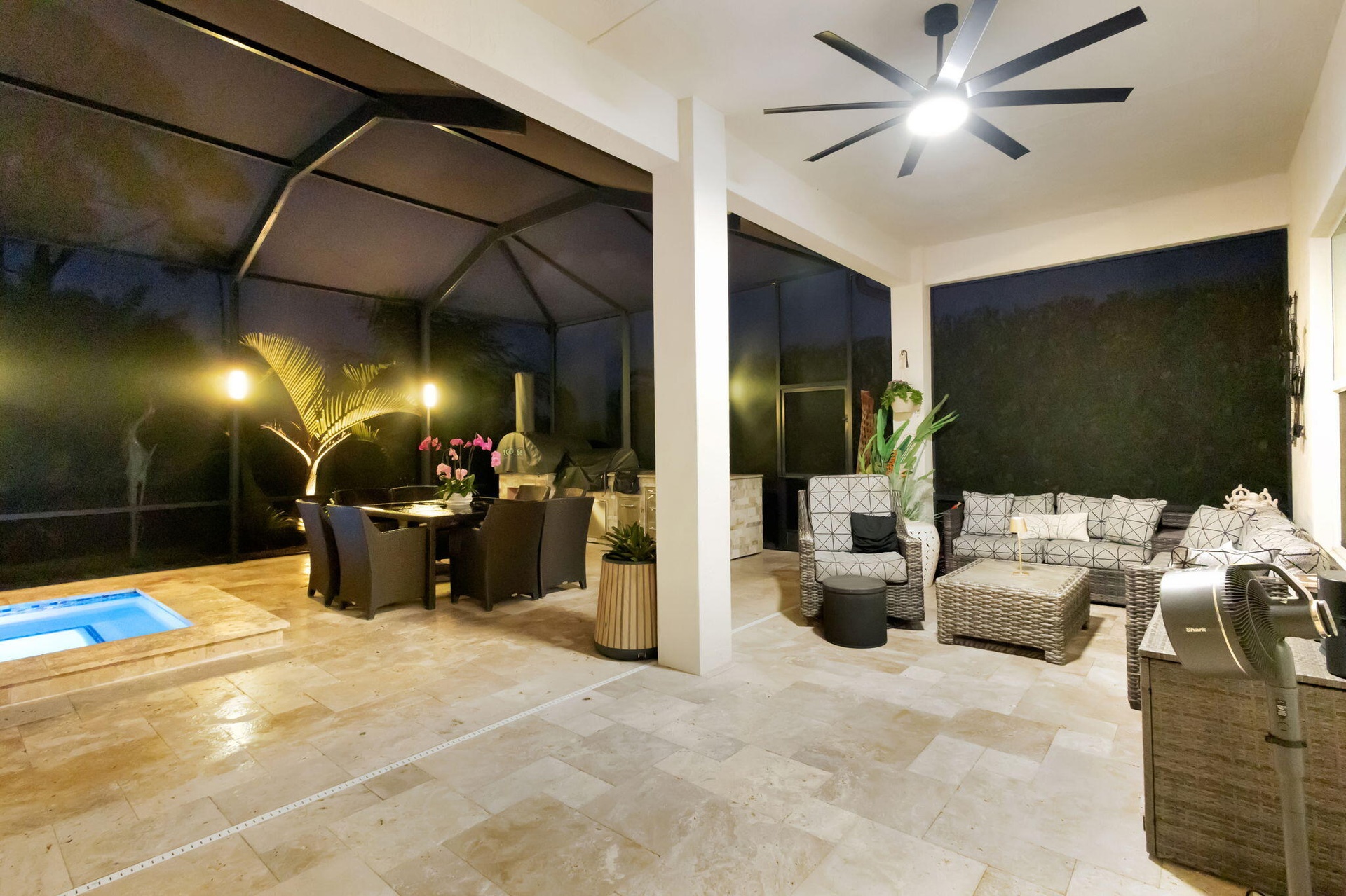 Lovely Screened in Patio with Custom Outdoor Kitchen with Grill, Power Burner, Fridge