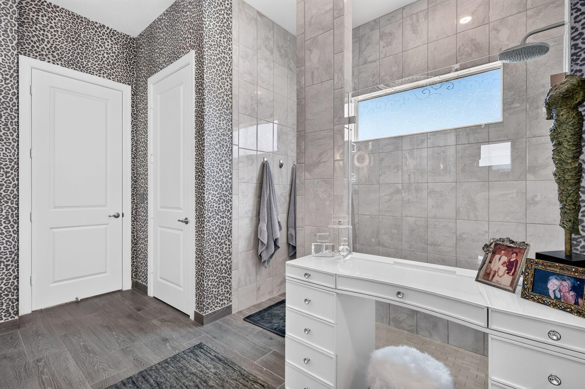 Custom walk in shower with large bench.