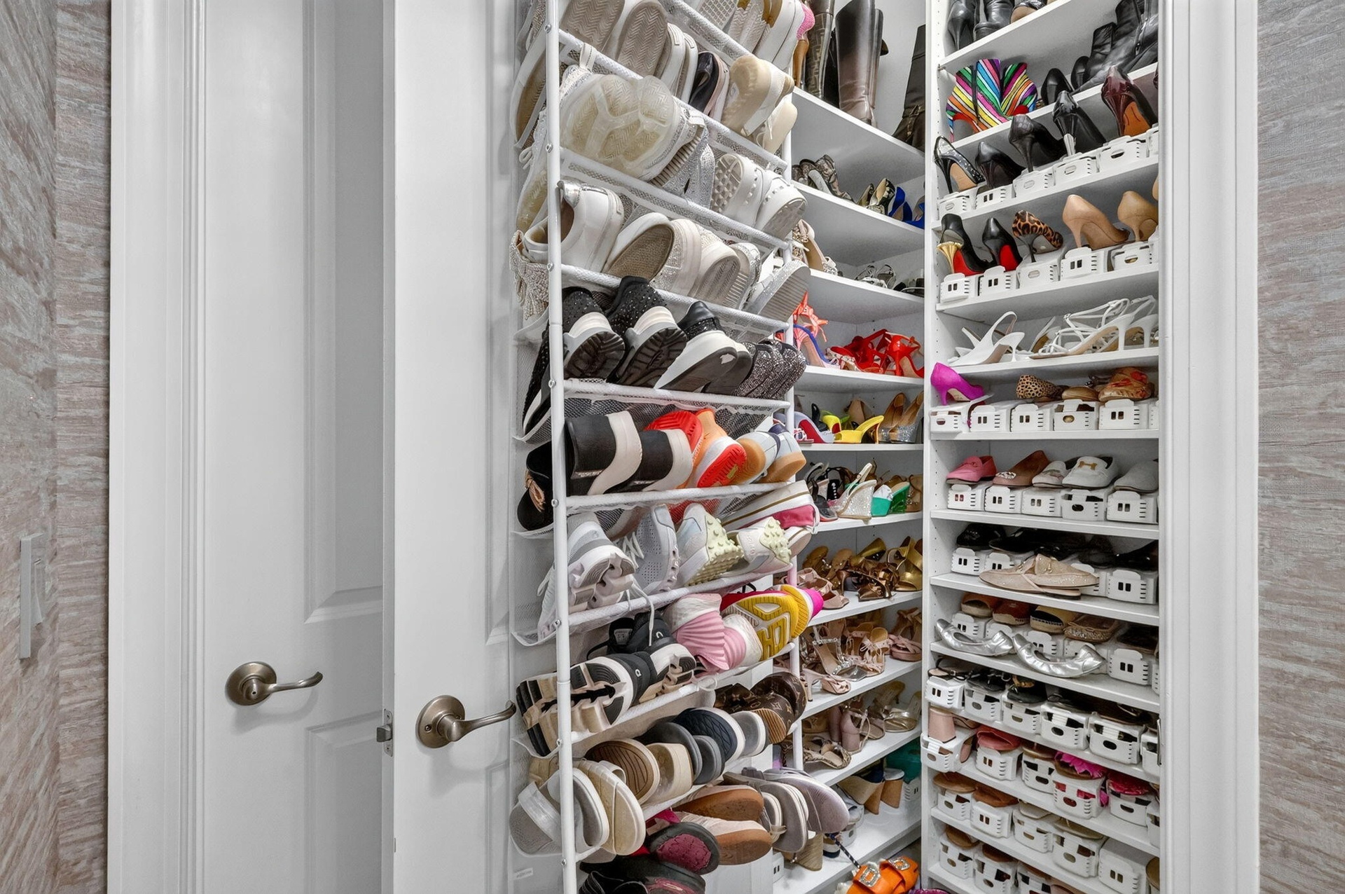 Additional Primary closet #3. yes 3 closets in the primary.