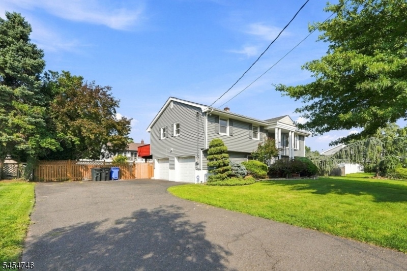 Big driveway & 2 car garage