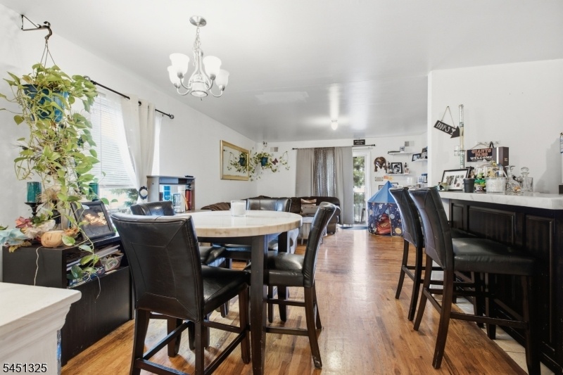 1st Floor Dining Area
