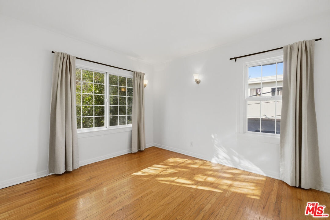 839 1/2 Upstairs Bedroom 2