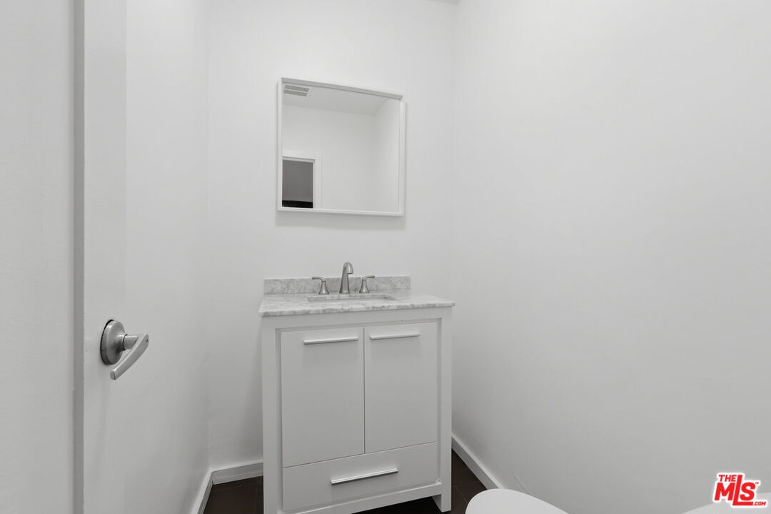 839 1/2 Downstairs Powder Room