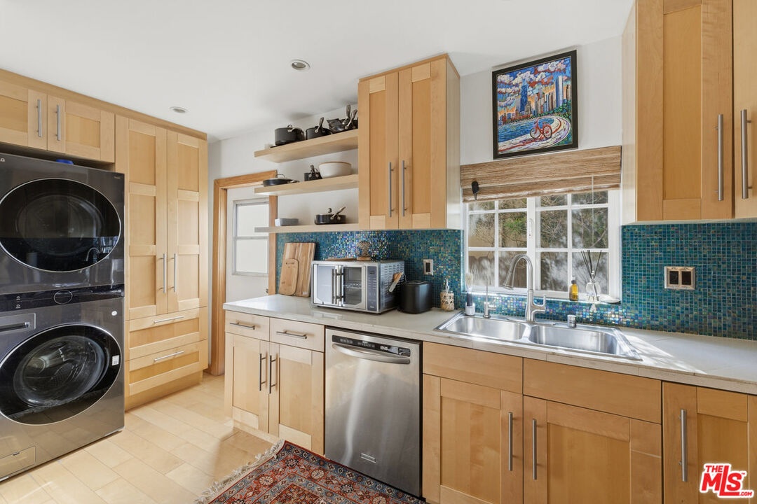 837 1/2 Kitchen