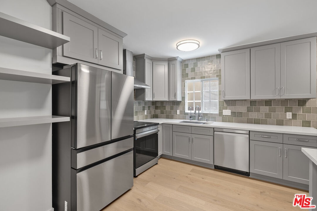 839 Kitchen