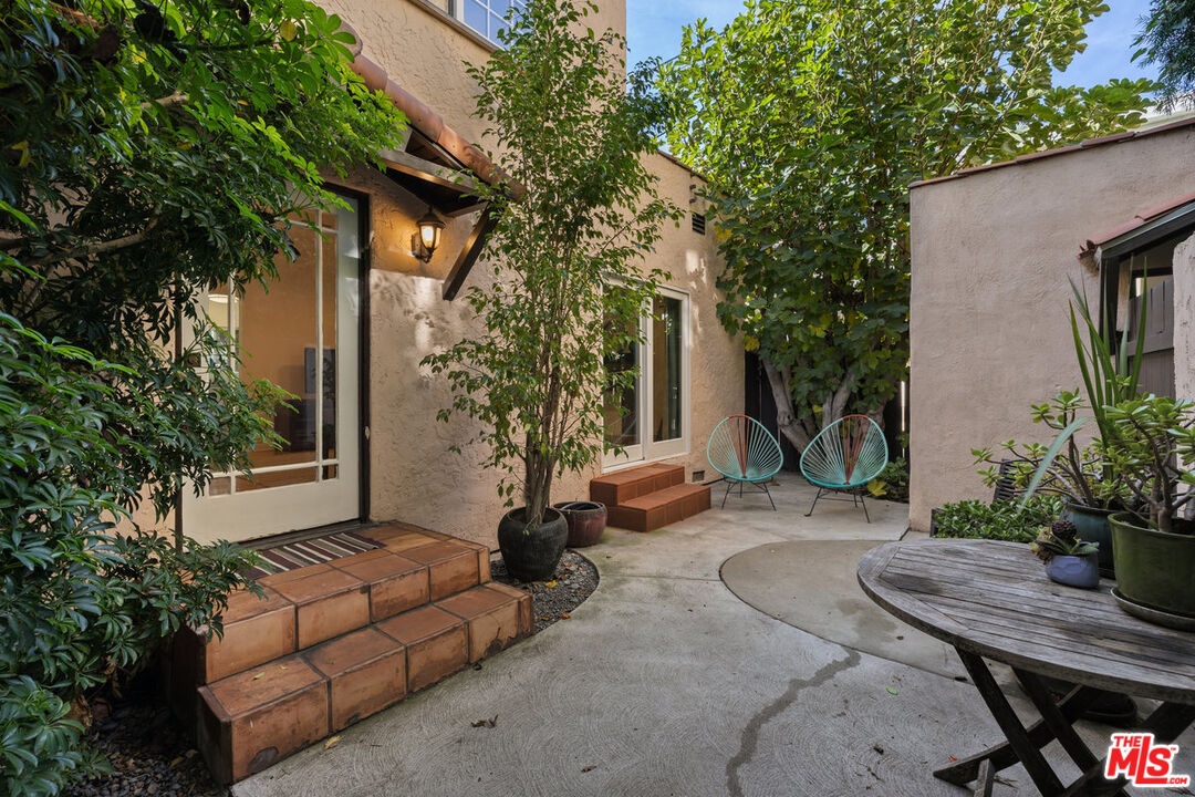839 1/2 Patio