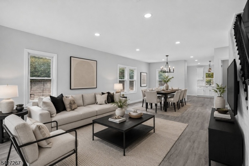 Living room/dining room