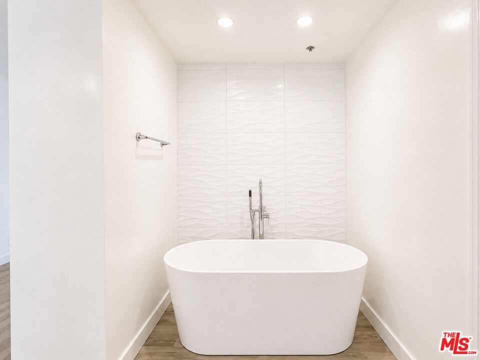 Primary tub