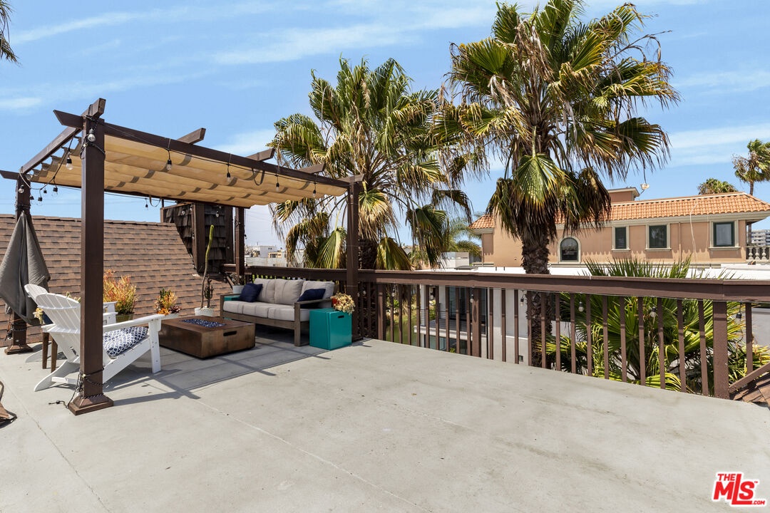 Rooftop Deck