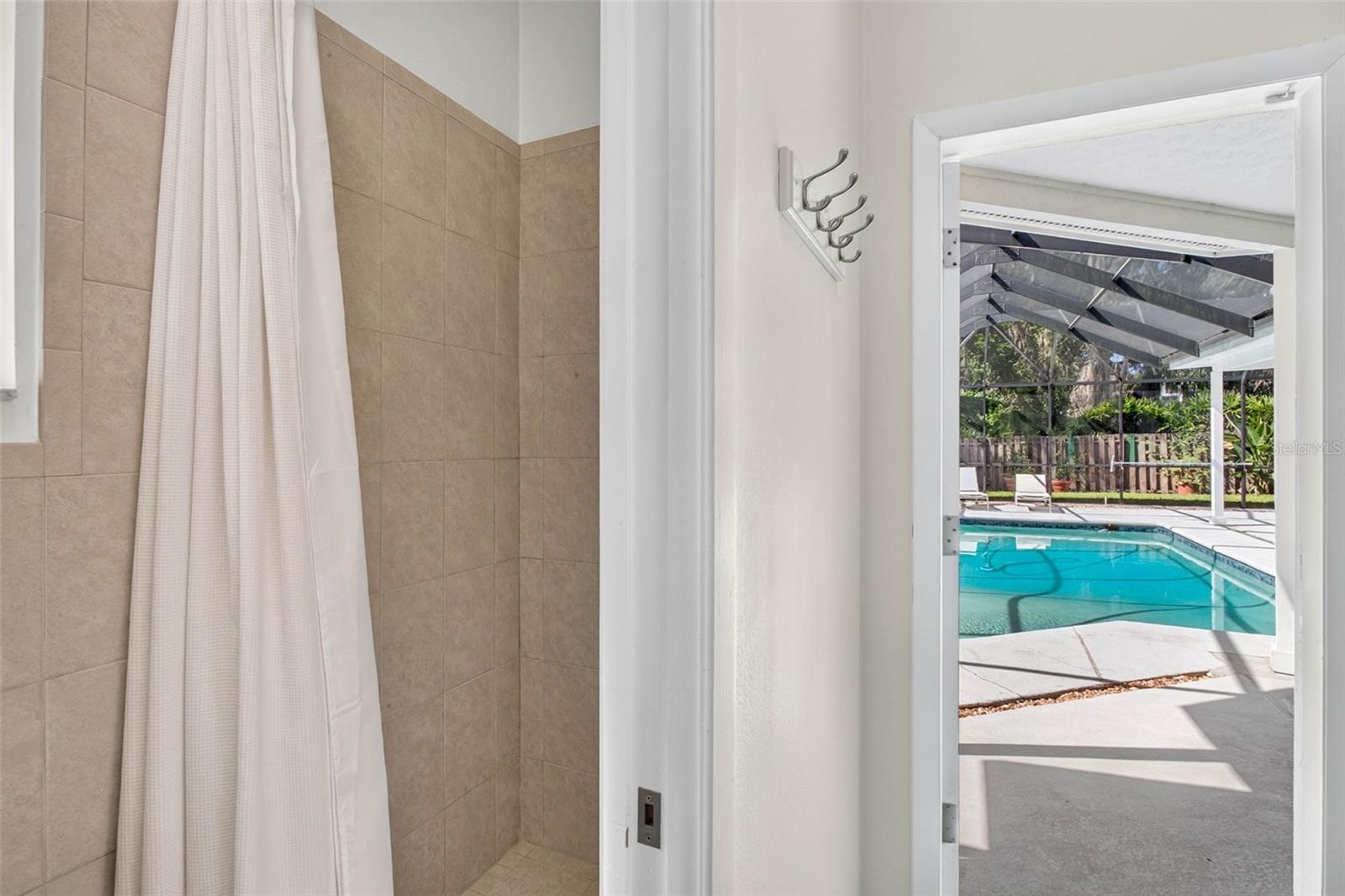 pool bath - shower