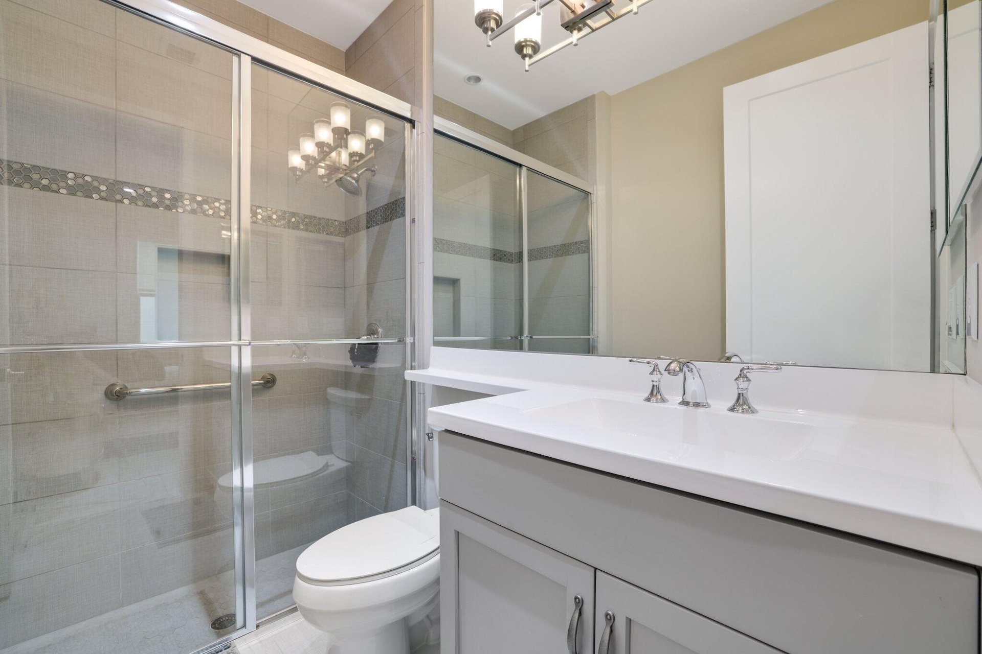 Guest Room Ensuite Bathroom - 5