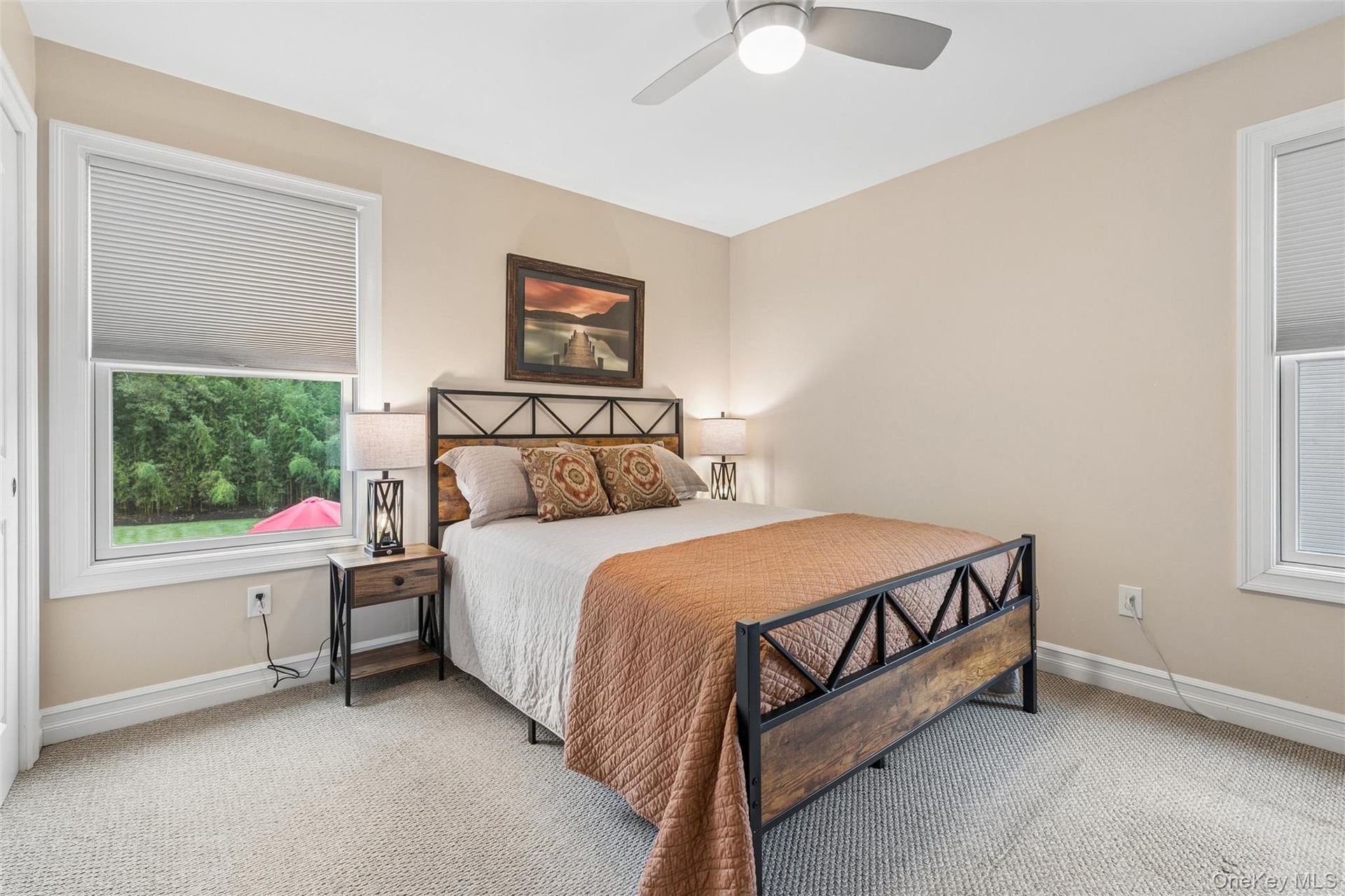 Bedroom w/Alcove For Office Space