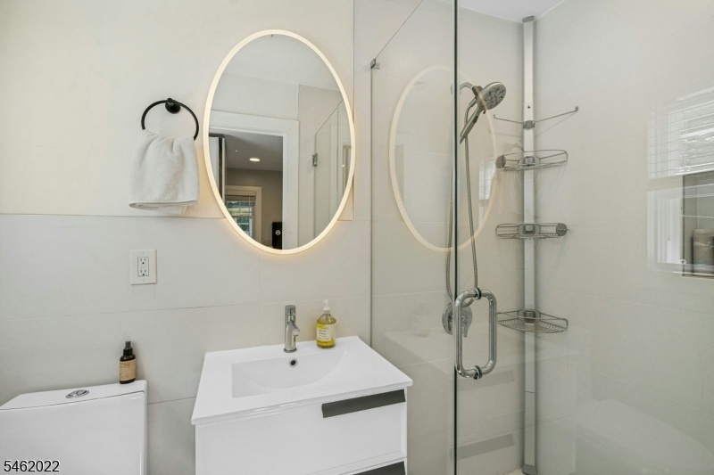 ensuite/primary bath