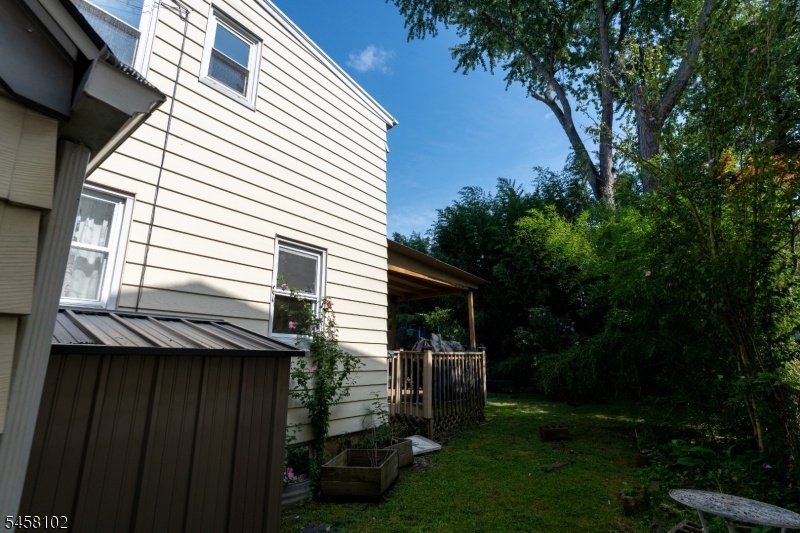 Side view exterior