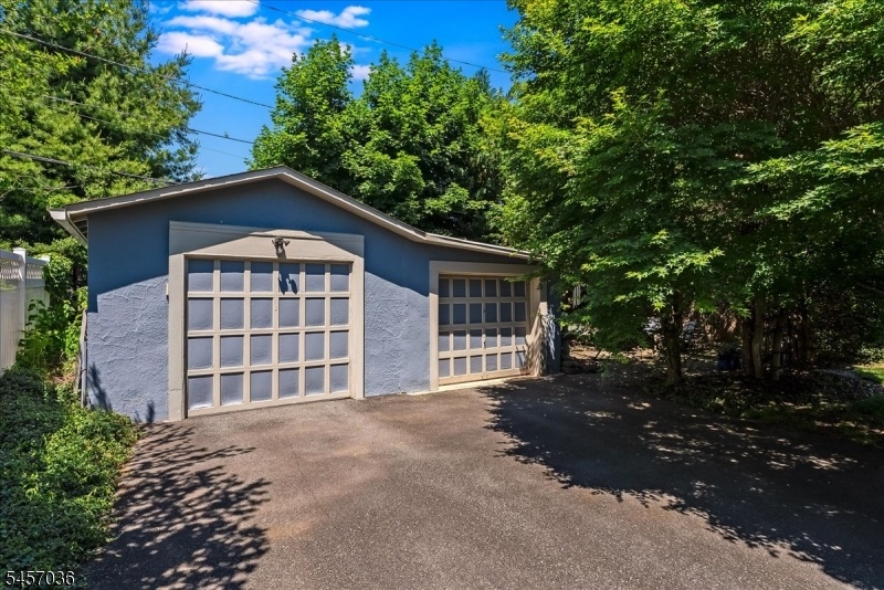 2-Car Garage