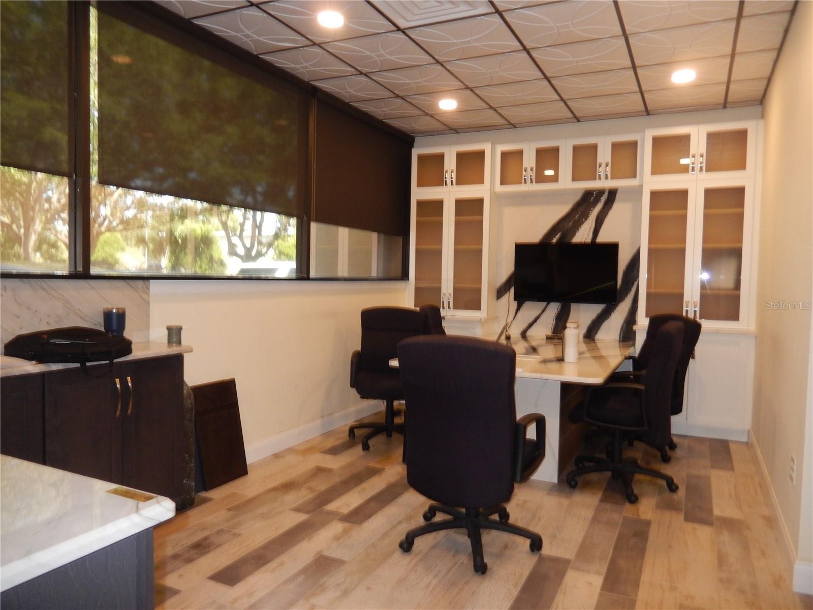 2015 Interior- Sales consultation