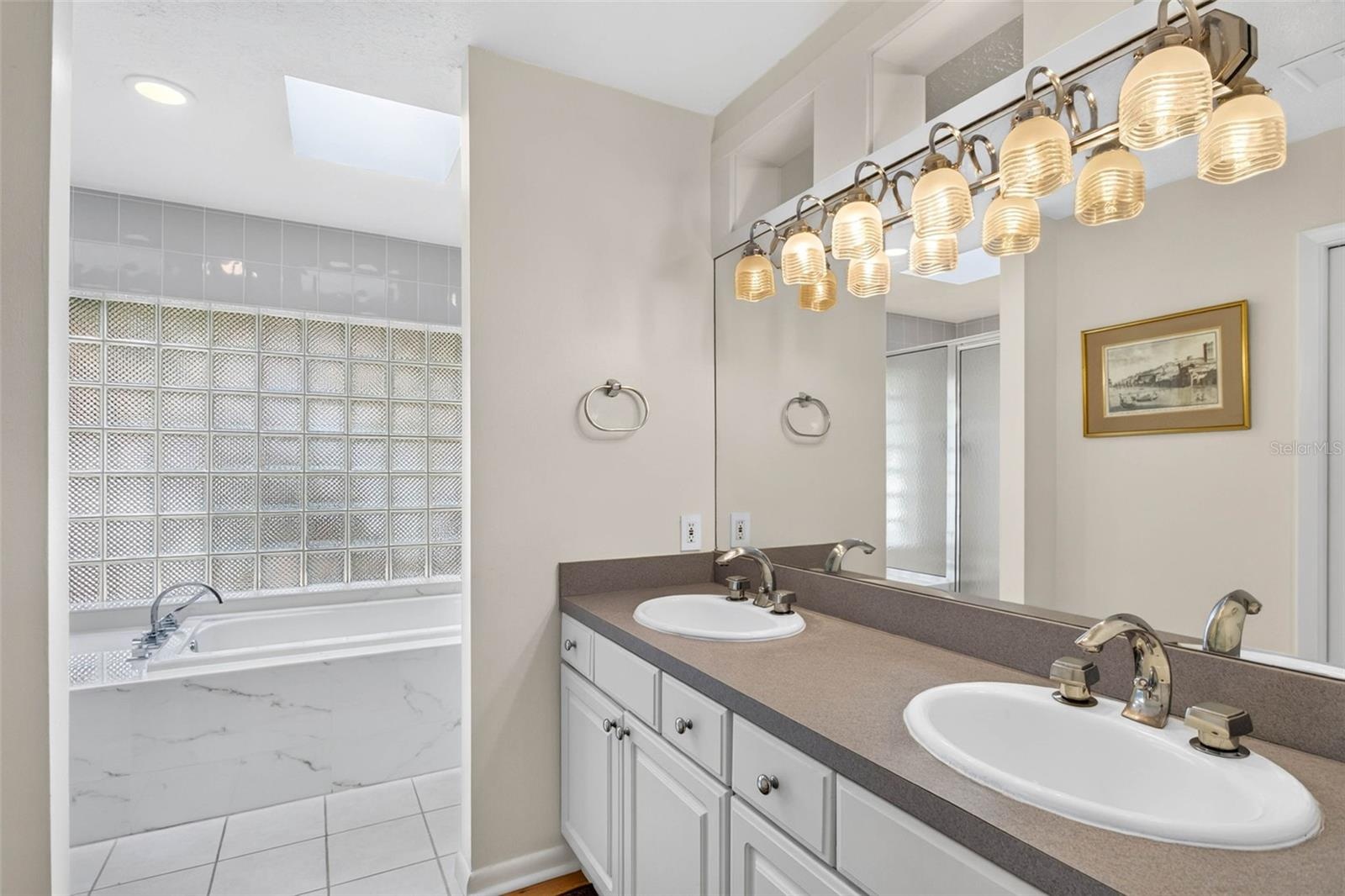 principal bath - dual vanities