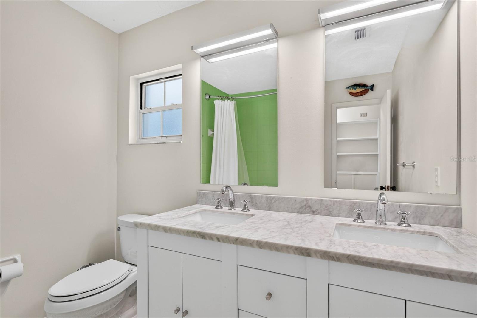main bath off hallway - dual vanities
