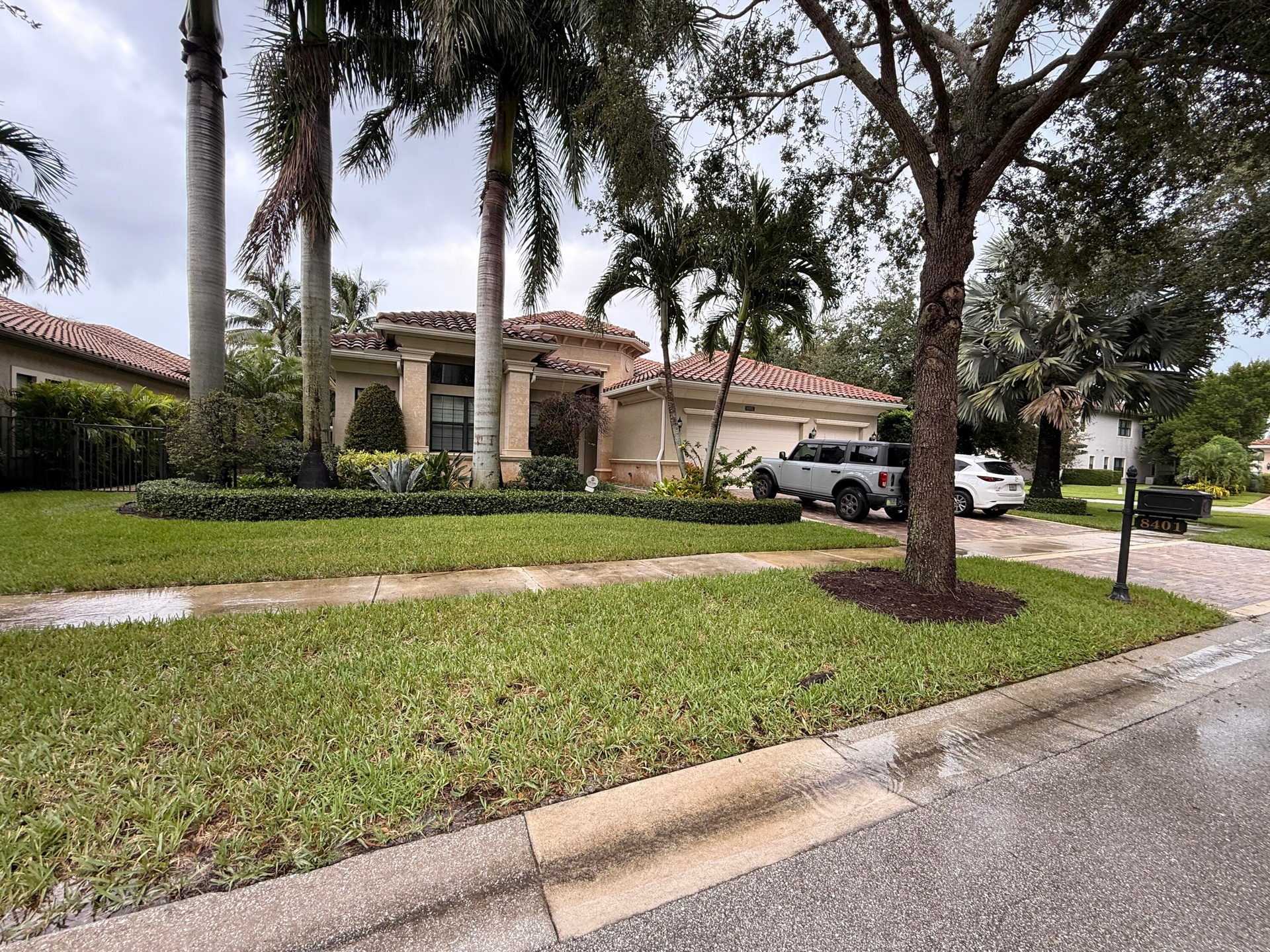 Large Premier Corner , Lake View Lot