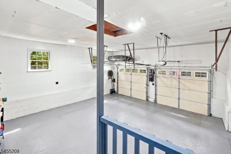 3 Car Garage