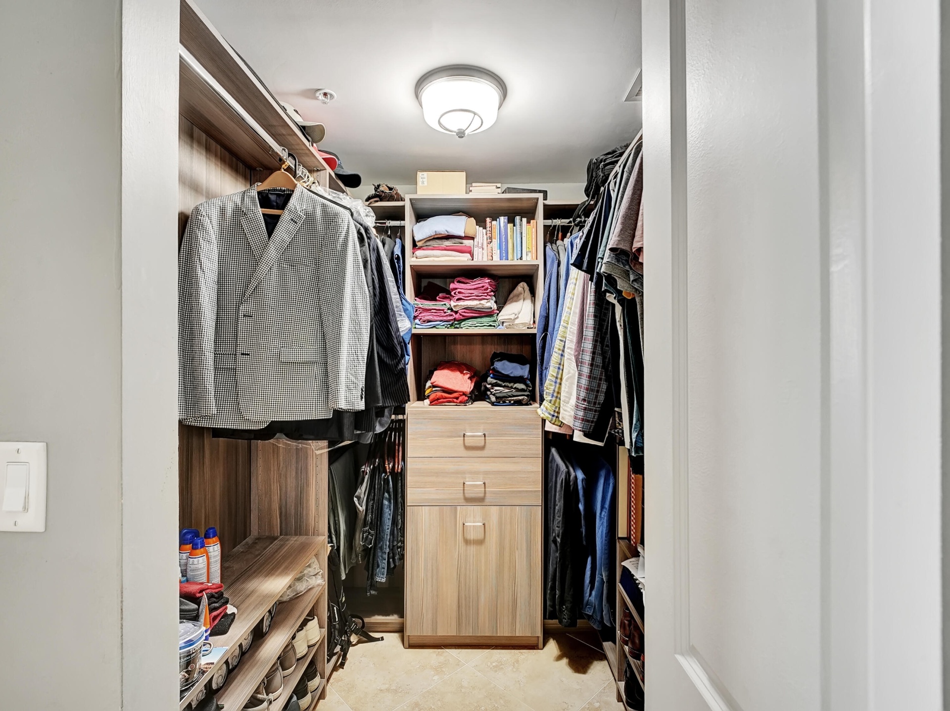 Primary Walkin Closet