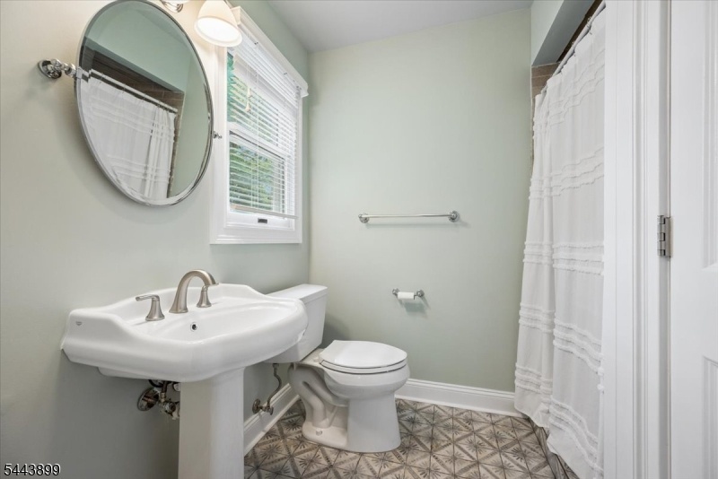 Ground Flr Bath w/ laundry