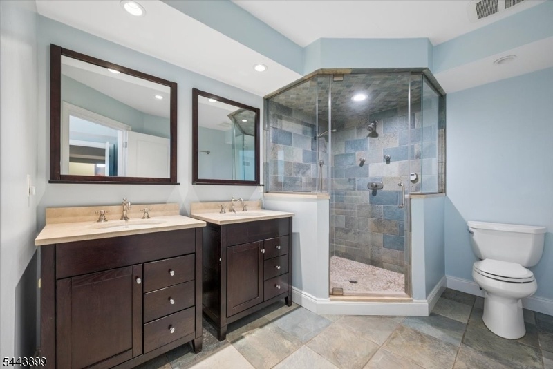 Ground Floor Primary Bath