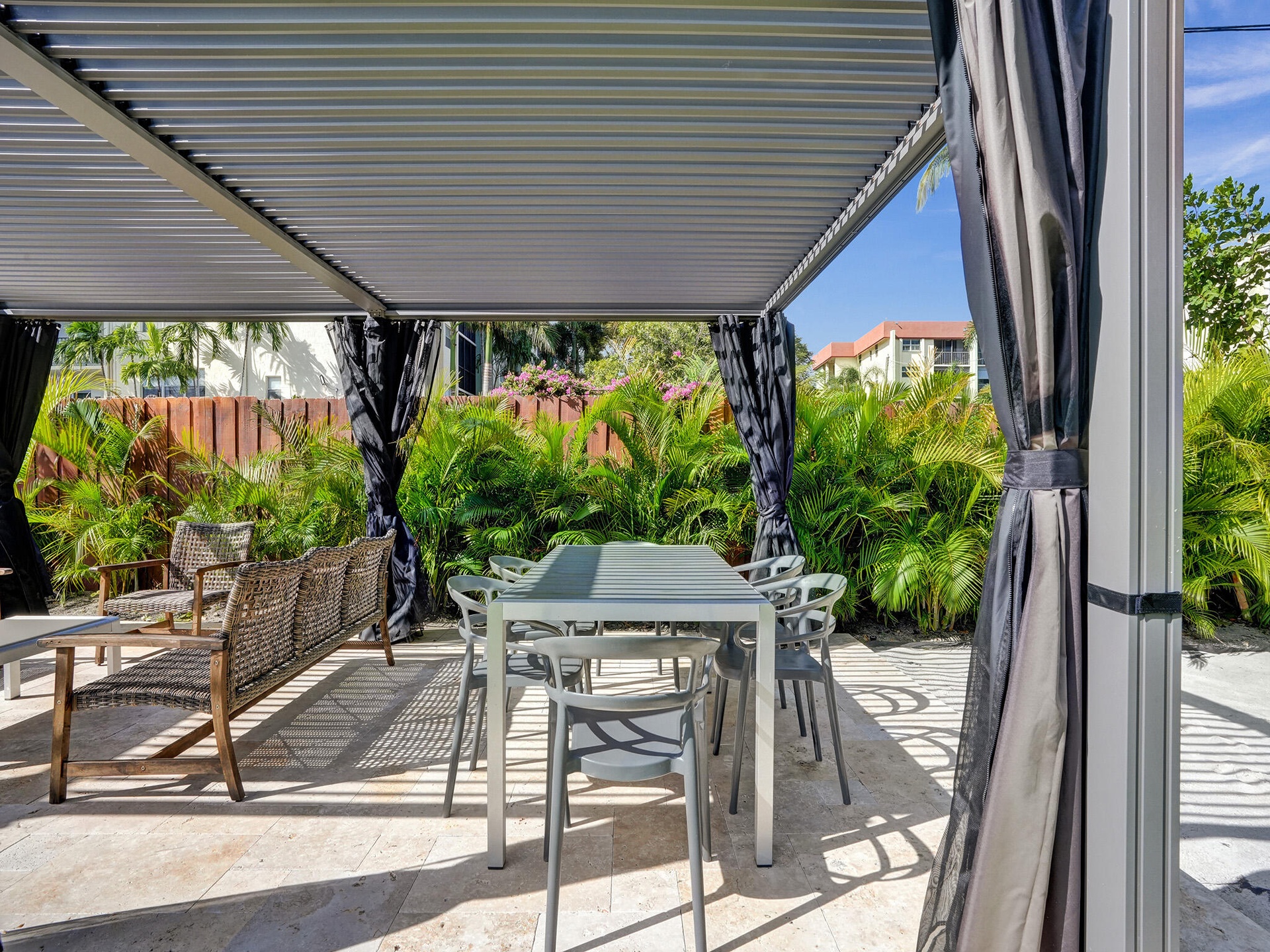 Oversized Pool Lounge Pergola