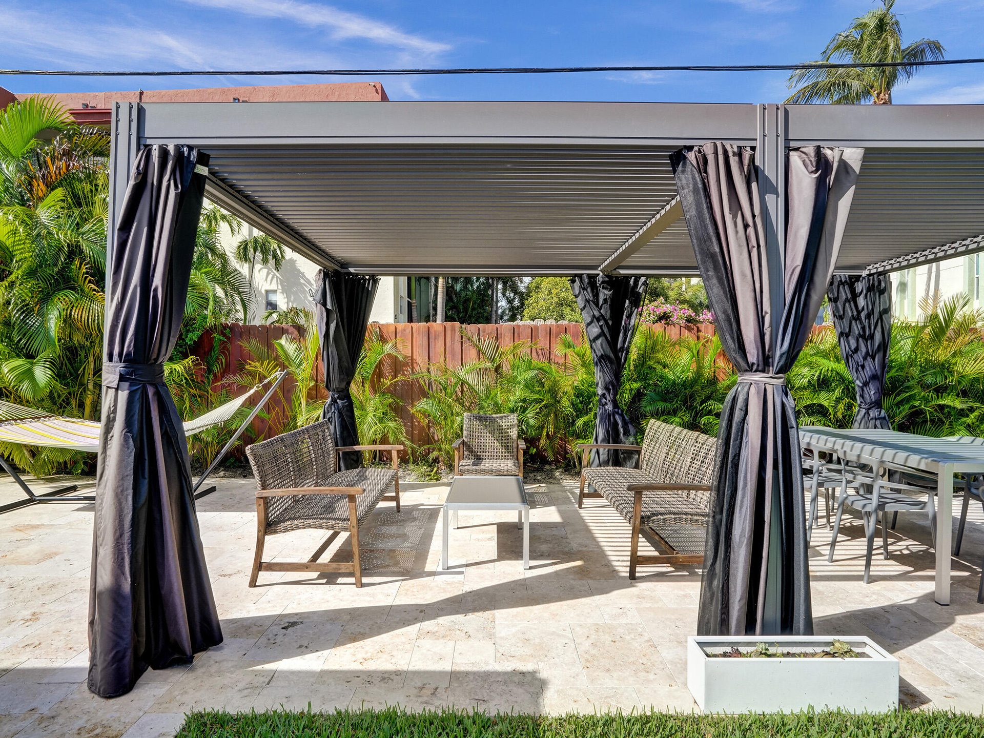 Oversized Pool Lounge Pergola