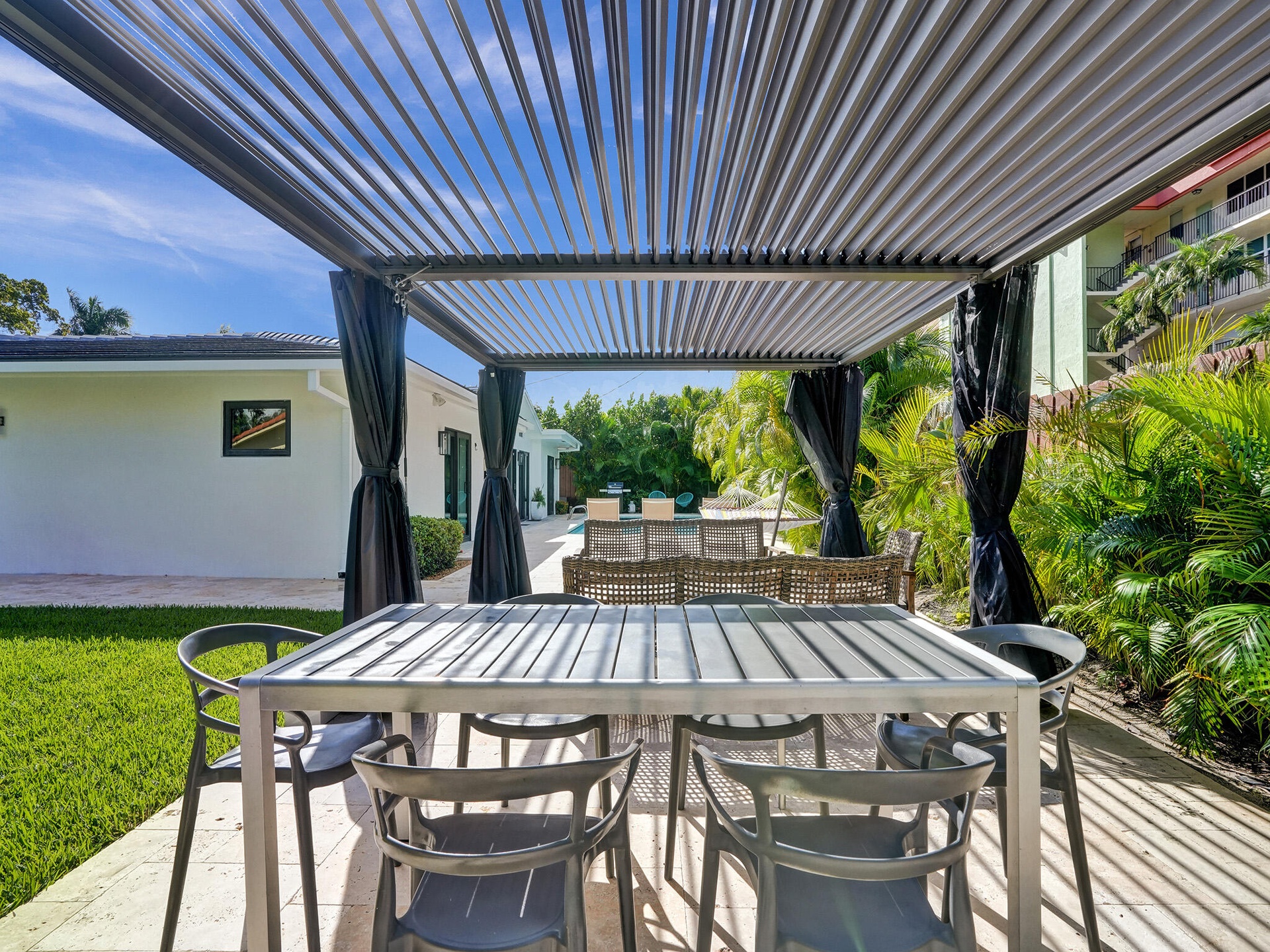 Oversized Pool Lounge Pergola