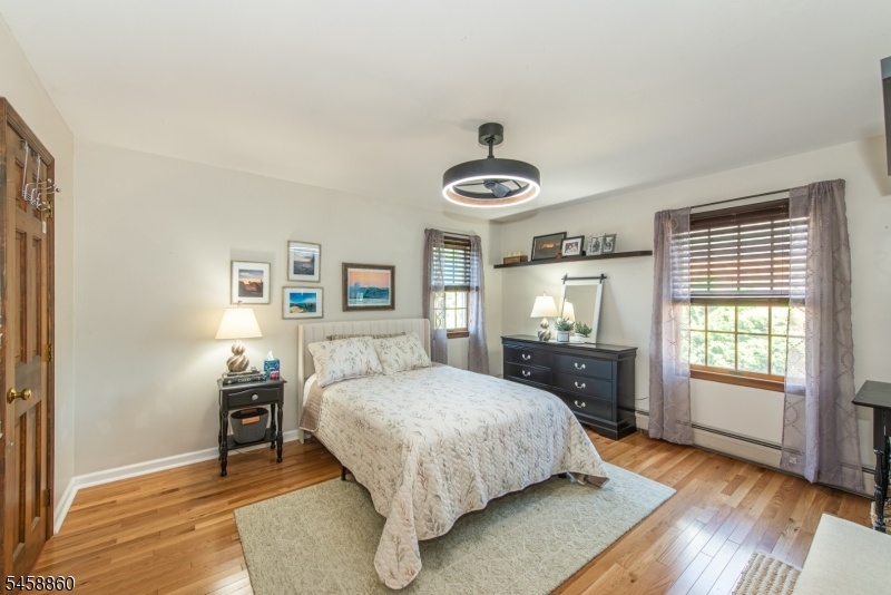 Br # 2 w/ hardwood