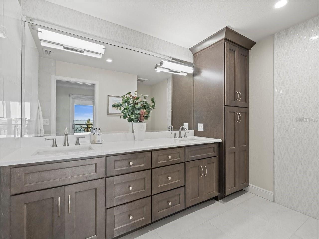 Primary Suite Full Bathroom