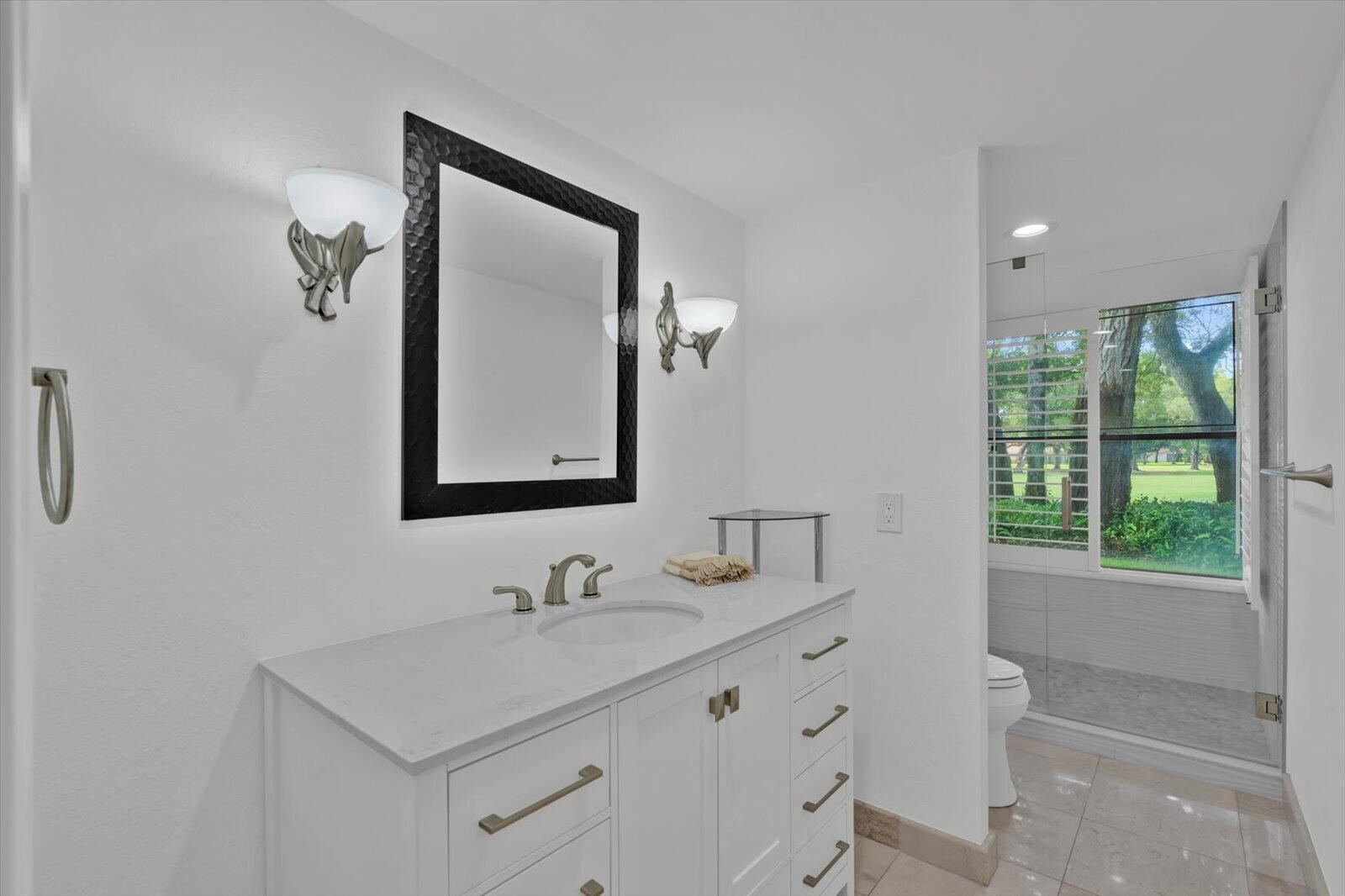 2nd Bathroom