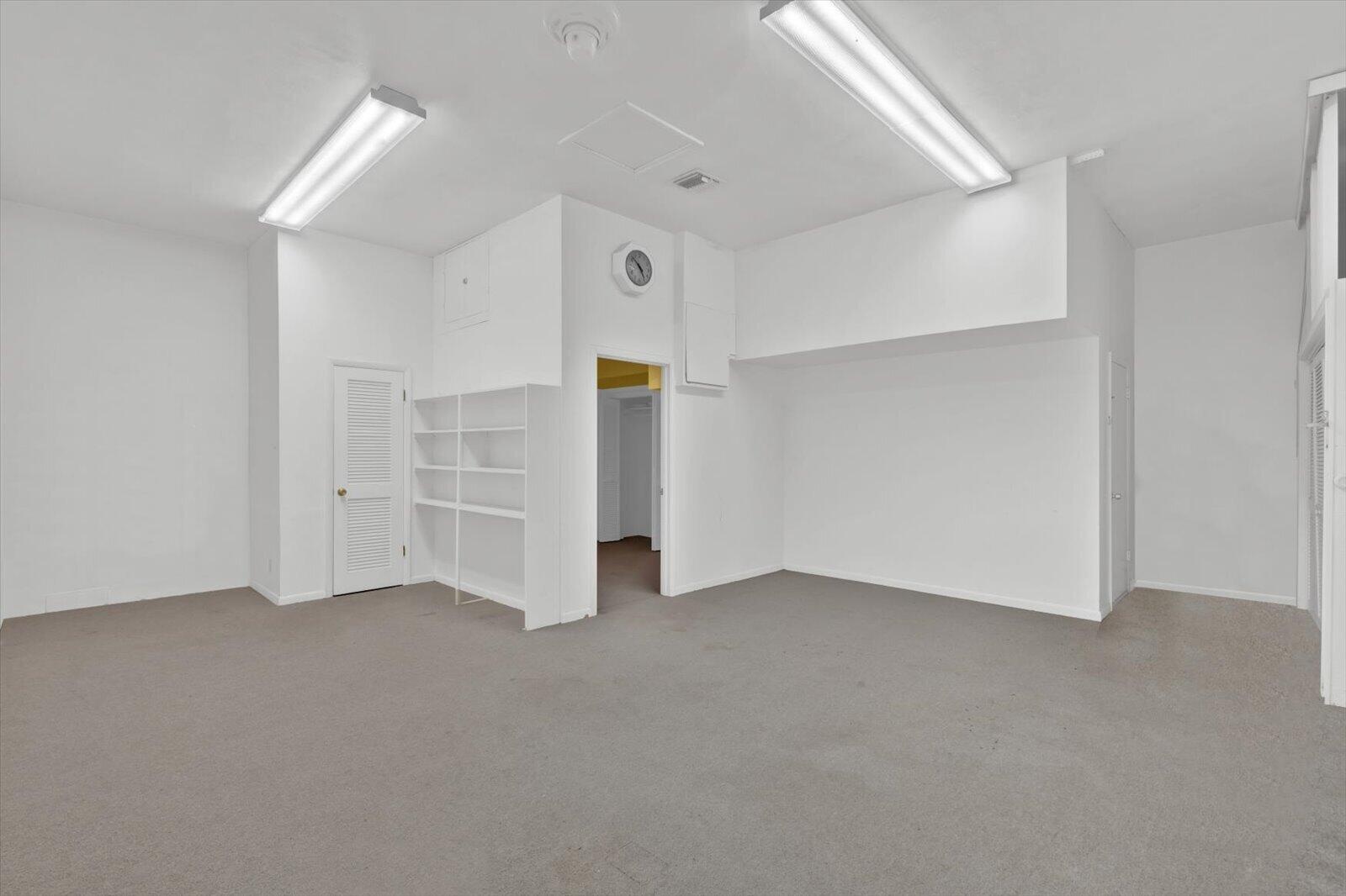 Air-conditioned flex space