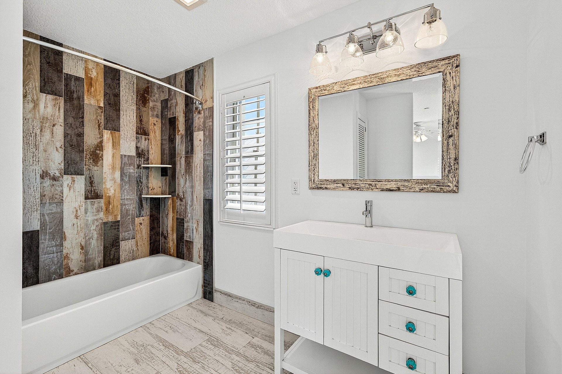 2nd floor bathroom