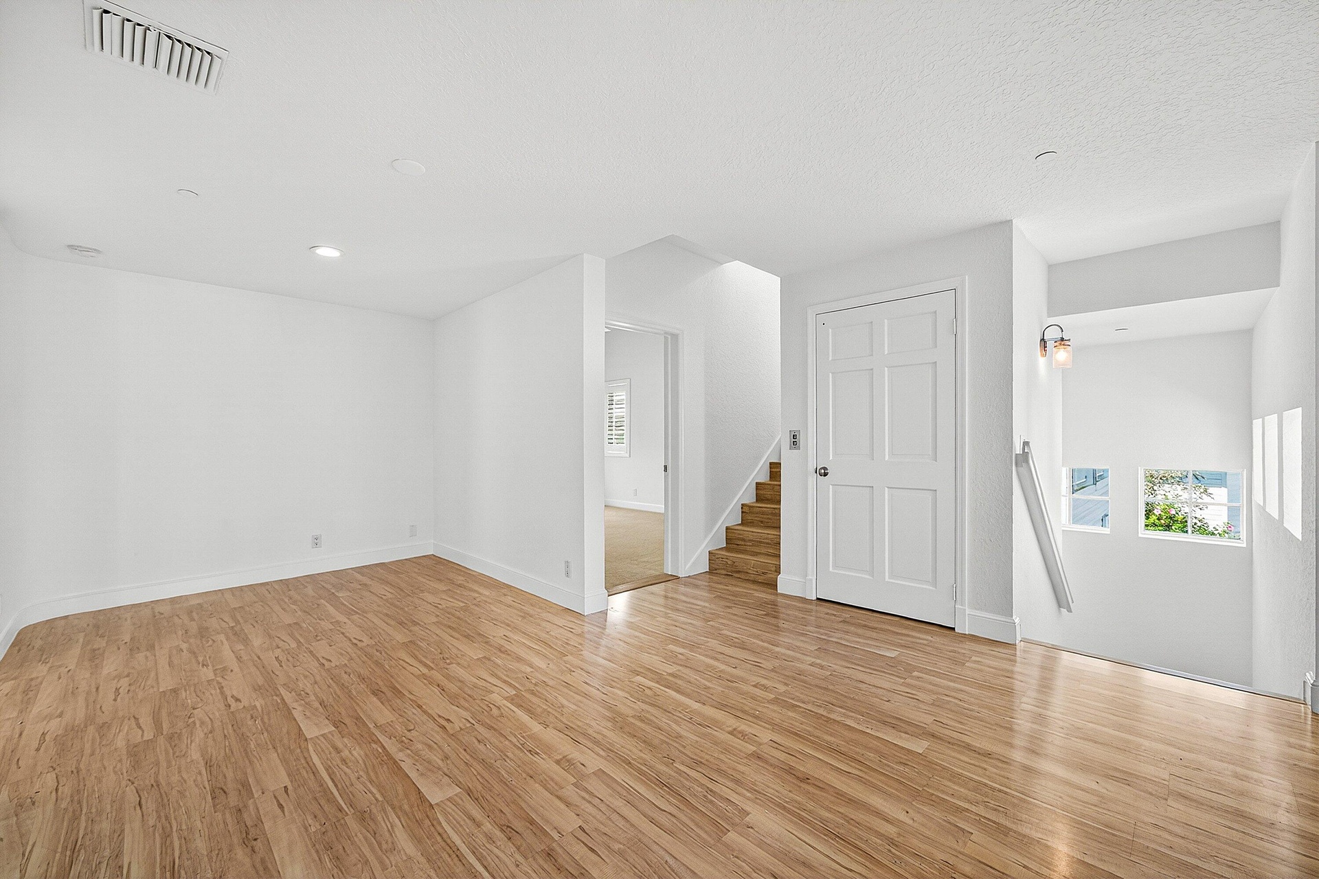 2nd floor living area
