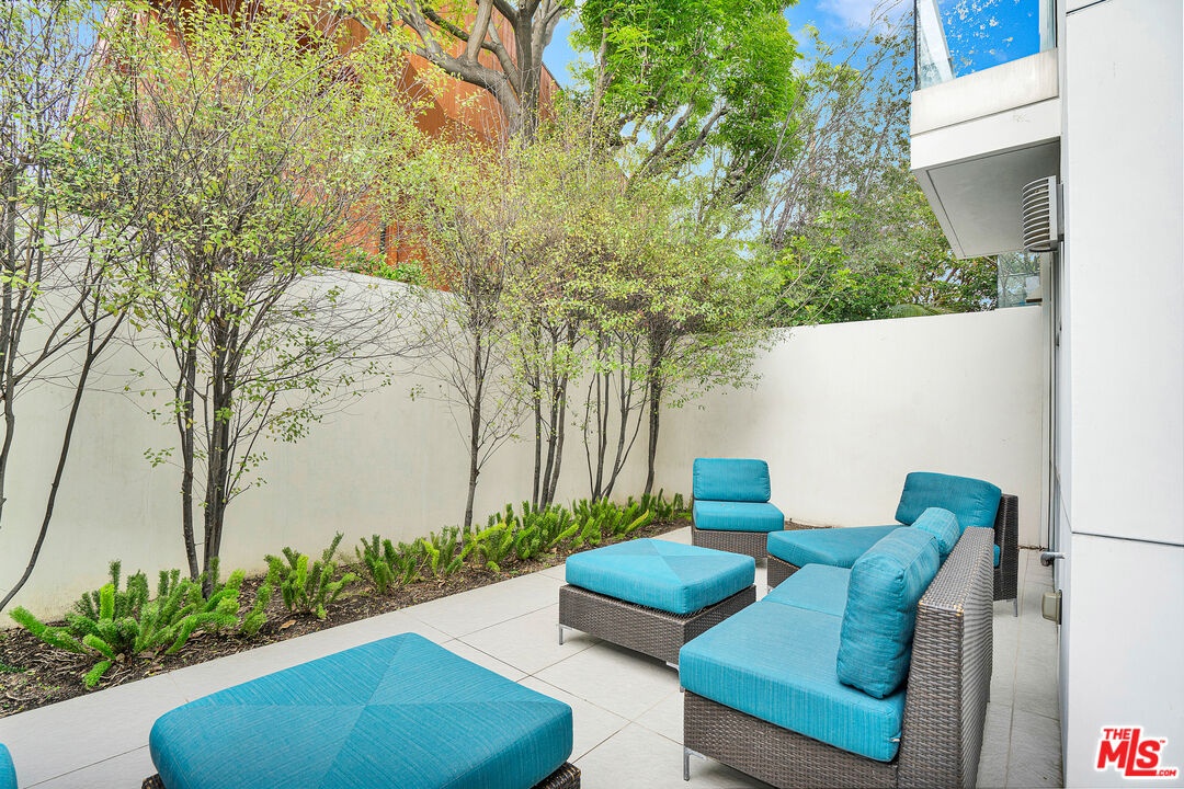 Private Back Patio