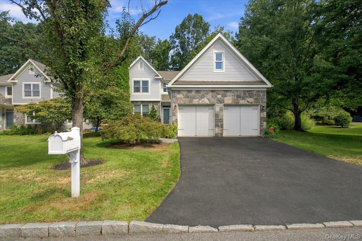 Welcome to 7 Westfield Road.Detached single-family home.Incredible privacy within the beautiful Cobblefield gated community.