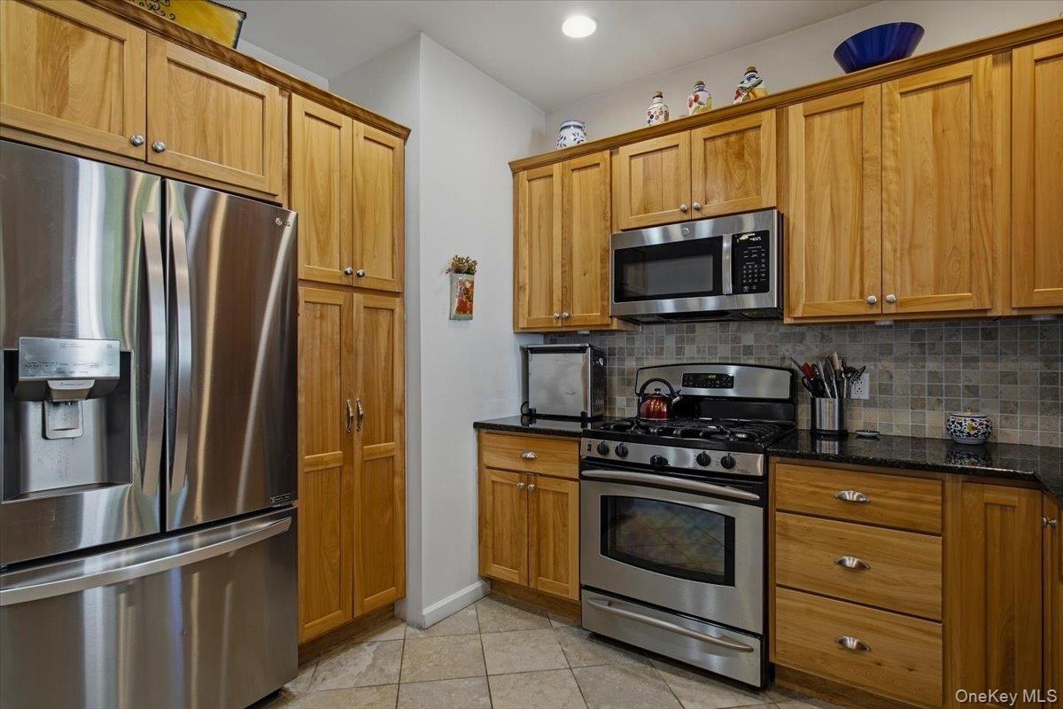 Another view of the kitchen.