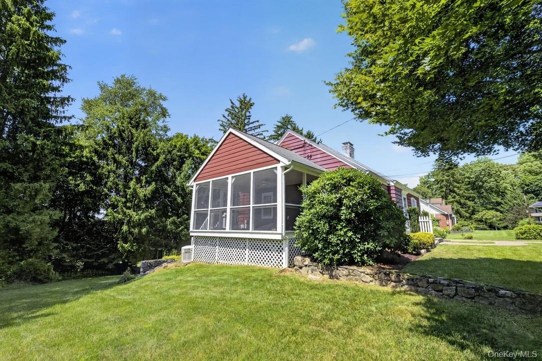Screened in porch