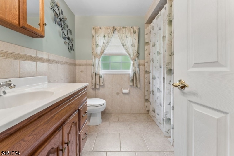 2nd floor bath