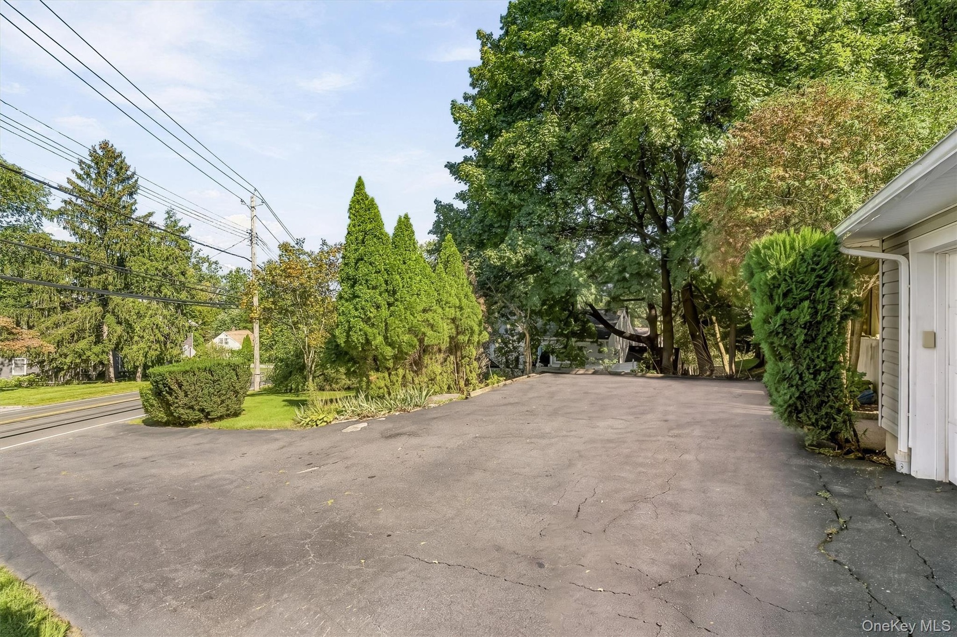 Space to arrive, park and entertain with ease
