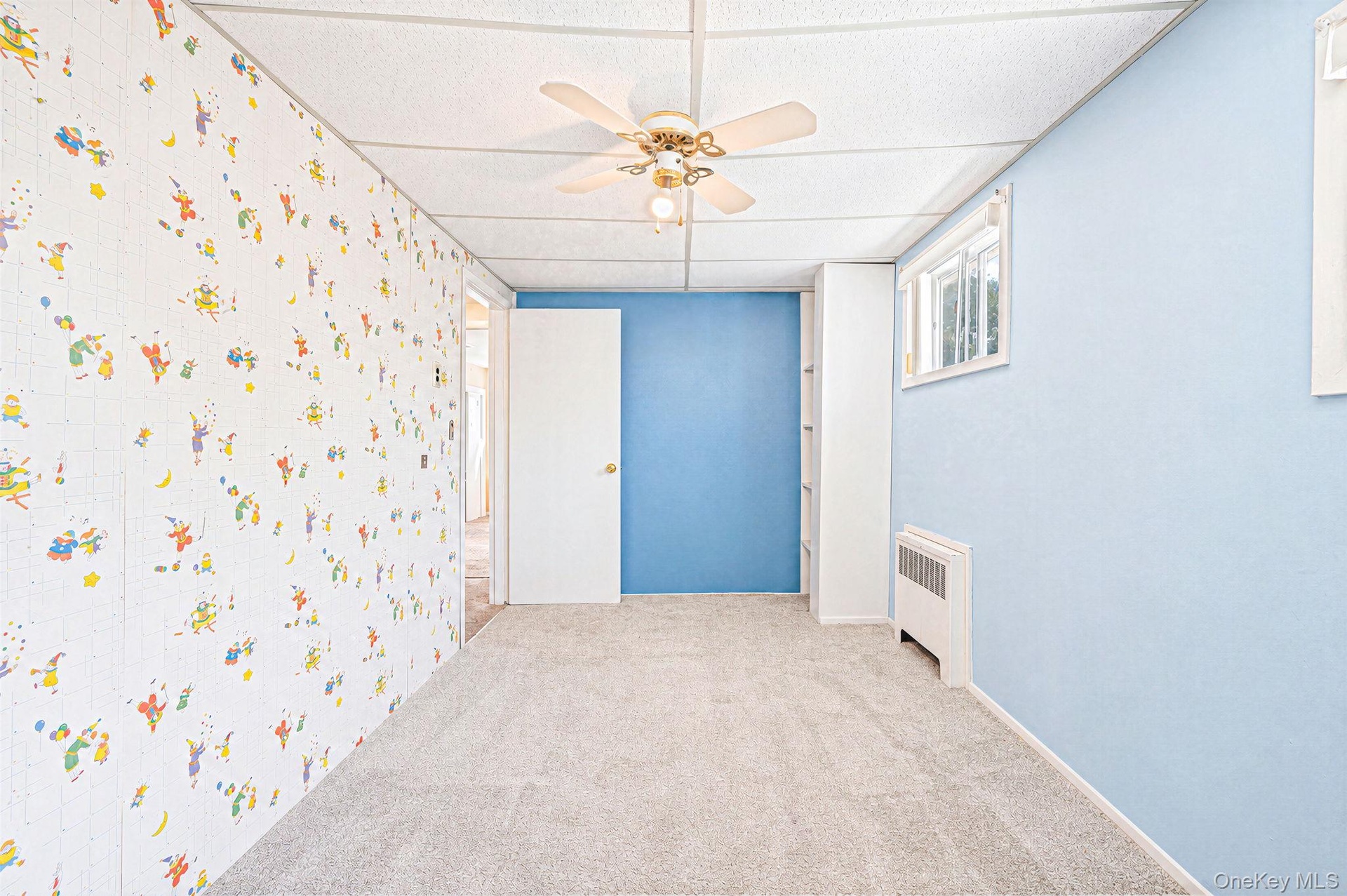 BR 5 with Built Ins, Closet