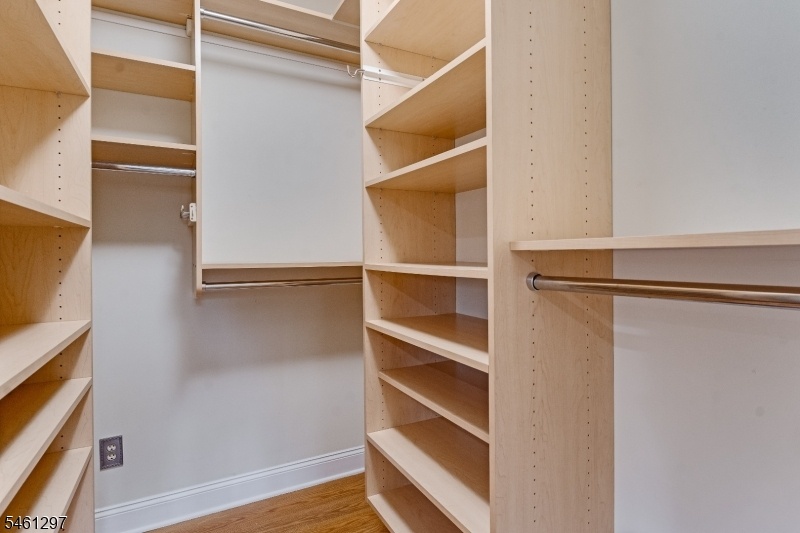 walk in closet