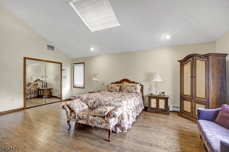 Primary bed