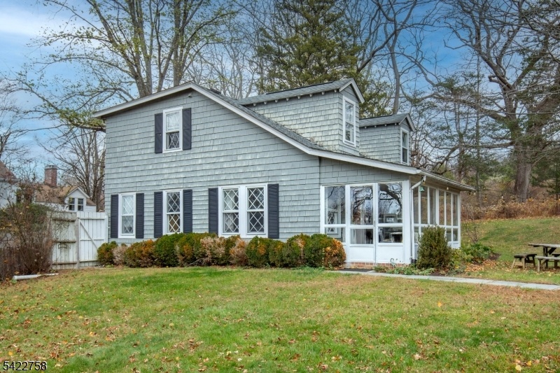43 Highland Ave Cottage