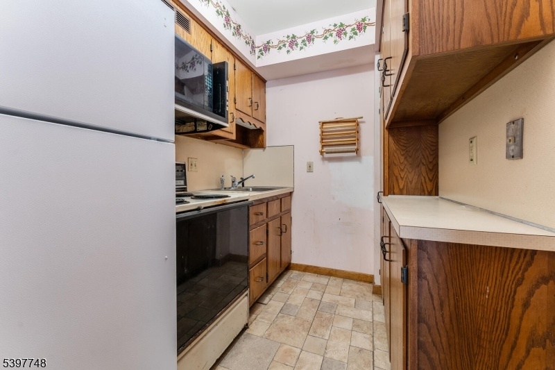 Additional wing kitchen